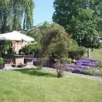 House Bed & Breakfast 3*